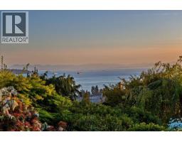 982 Braeside Street, West Vancouver, BC V7T2K8 Photo 18
