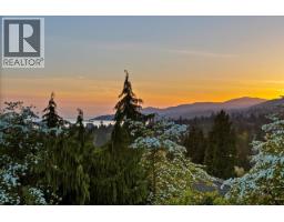 982 Braeside Street, West Vancouver, BC V7T2K8 Photo 23