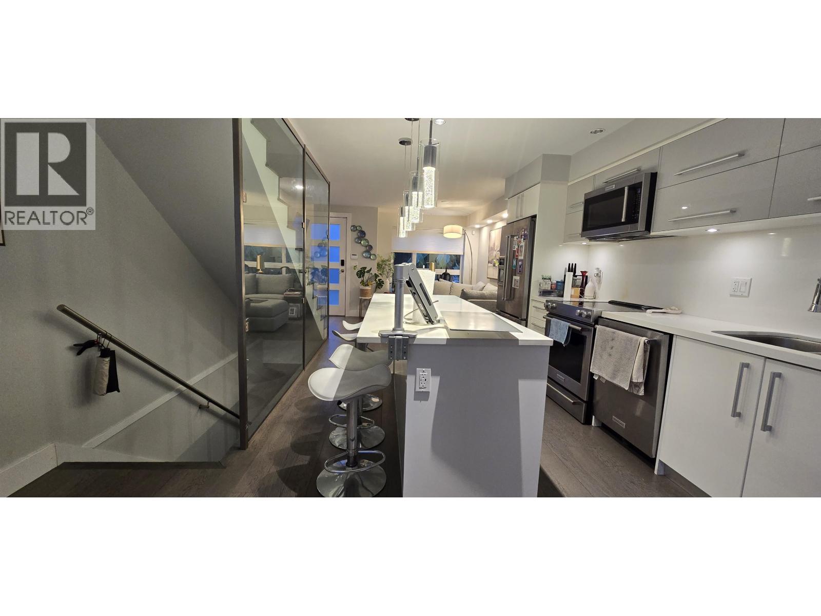 9 2358 WESTERN AVENUE, North Vancouver