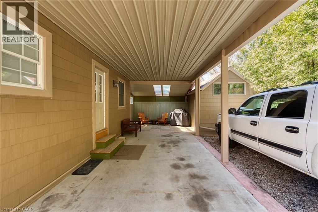 109 Mcnab Street East — photo 30