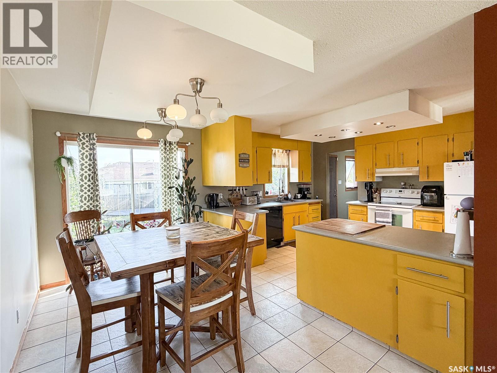 48 Dunfield CRESCENT - Image 5