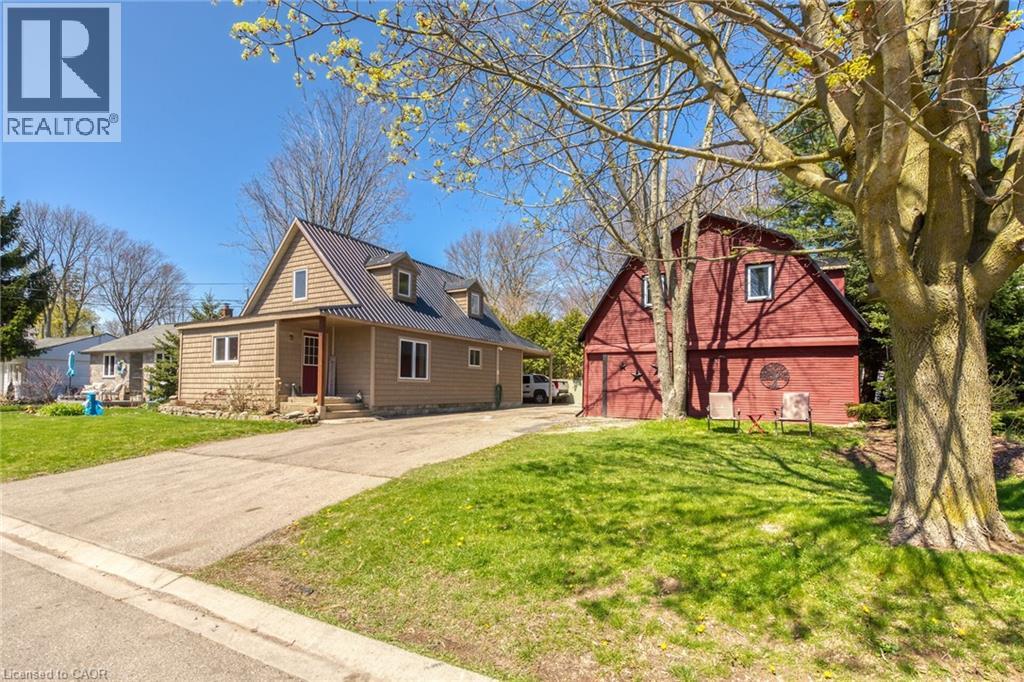 109 MCNAB Street E