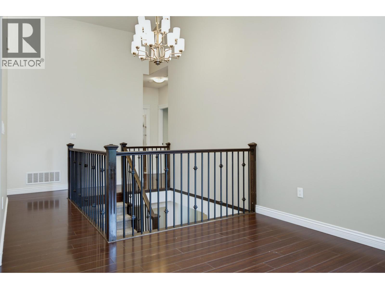 11335 CREEKSIDE STREET, Maple Ridge