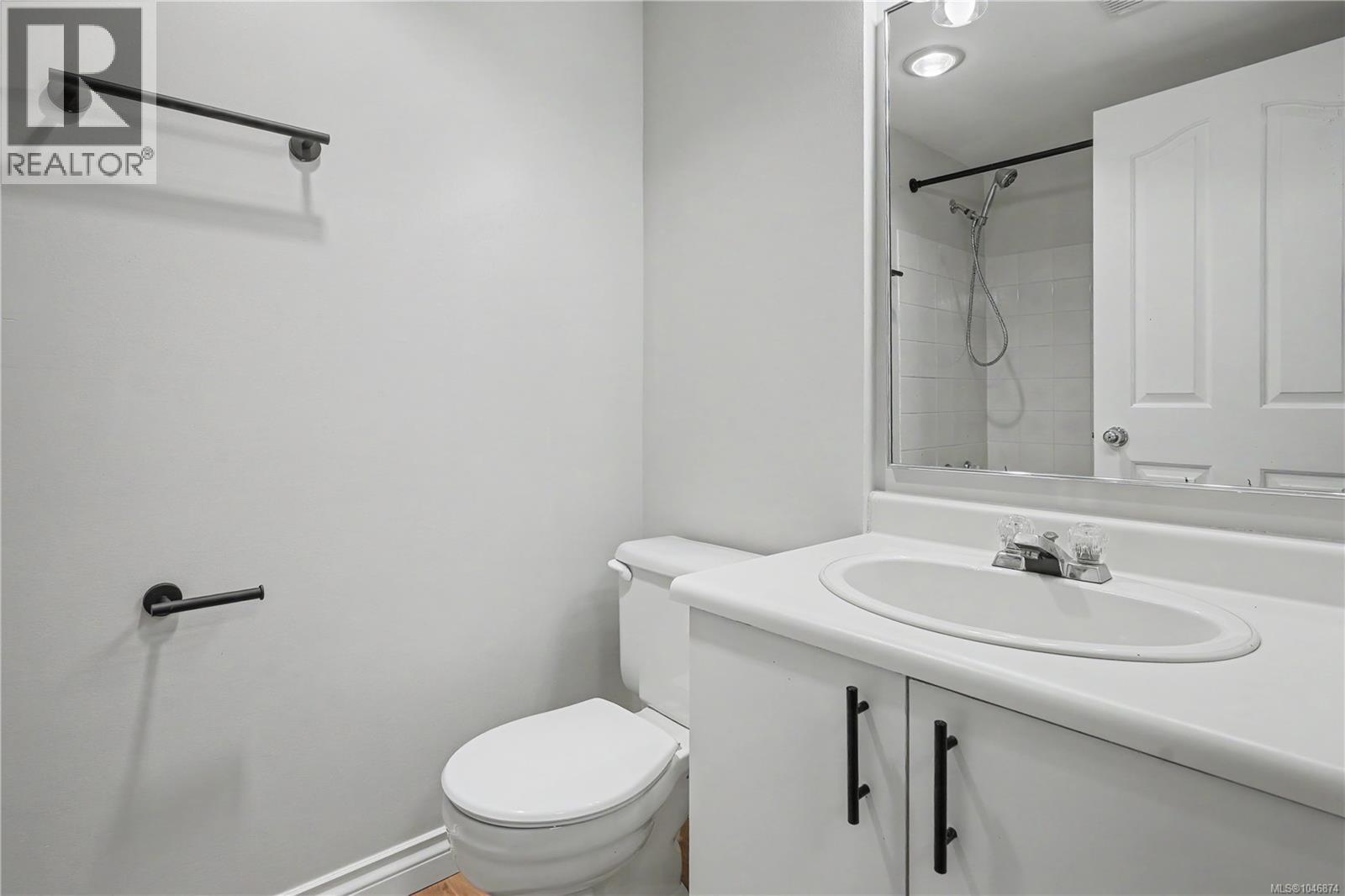 303 1190 View St, Victoria