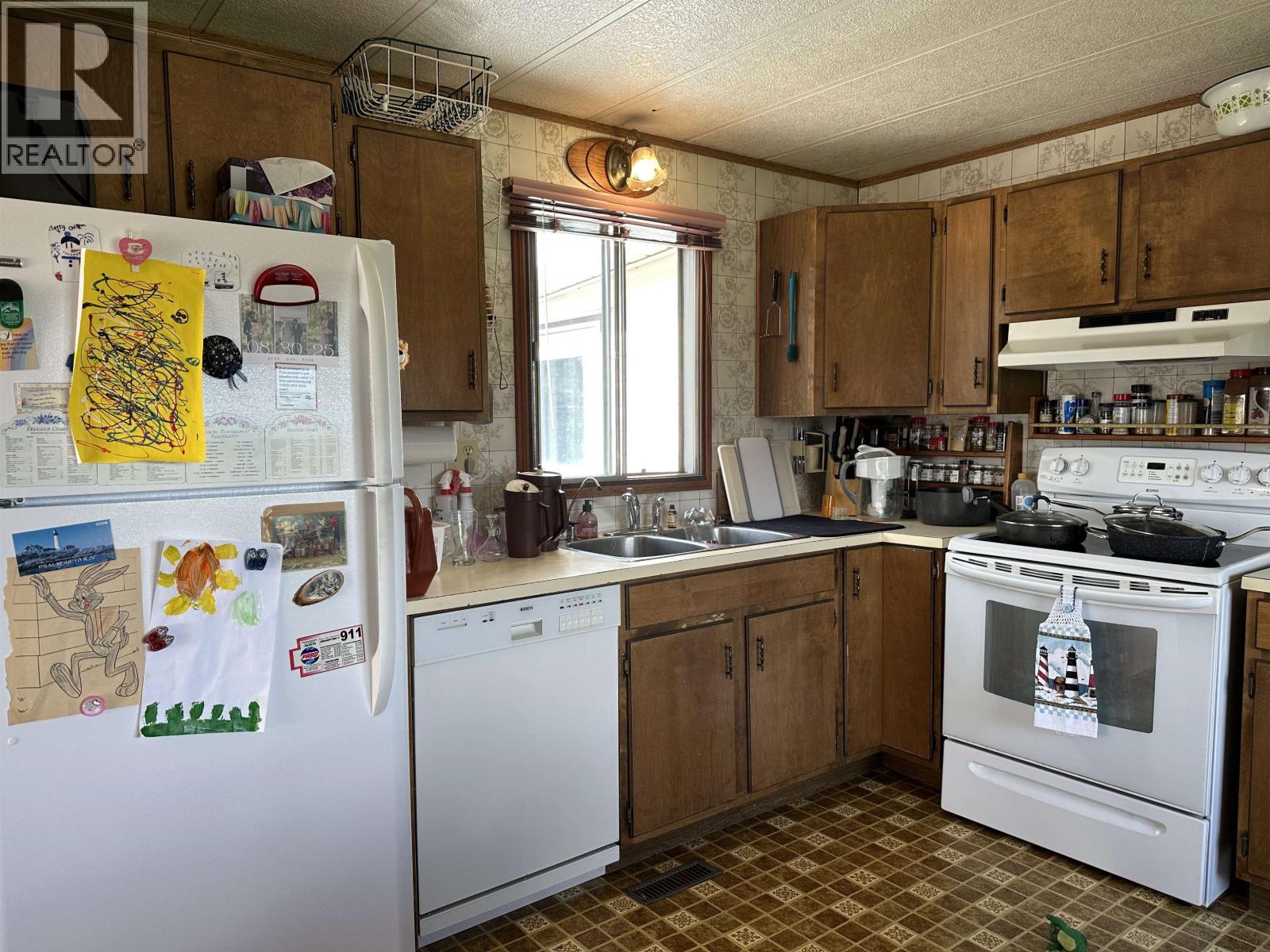 13354 PARK FRONTAGE ROAD, Charlie Lake