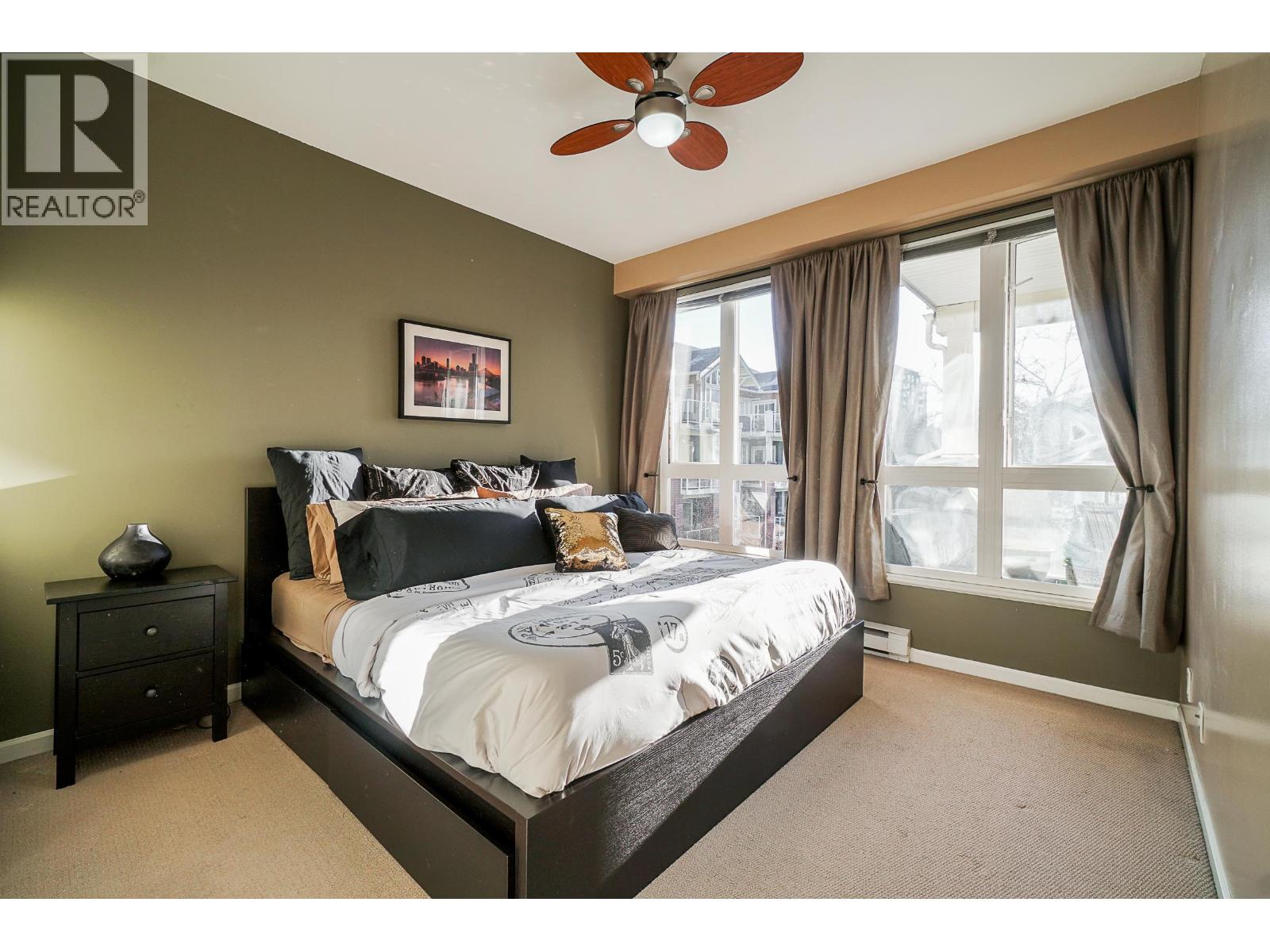 407 14 E ROYAL AVENUE, New Westminster