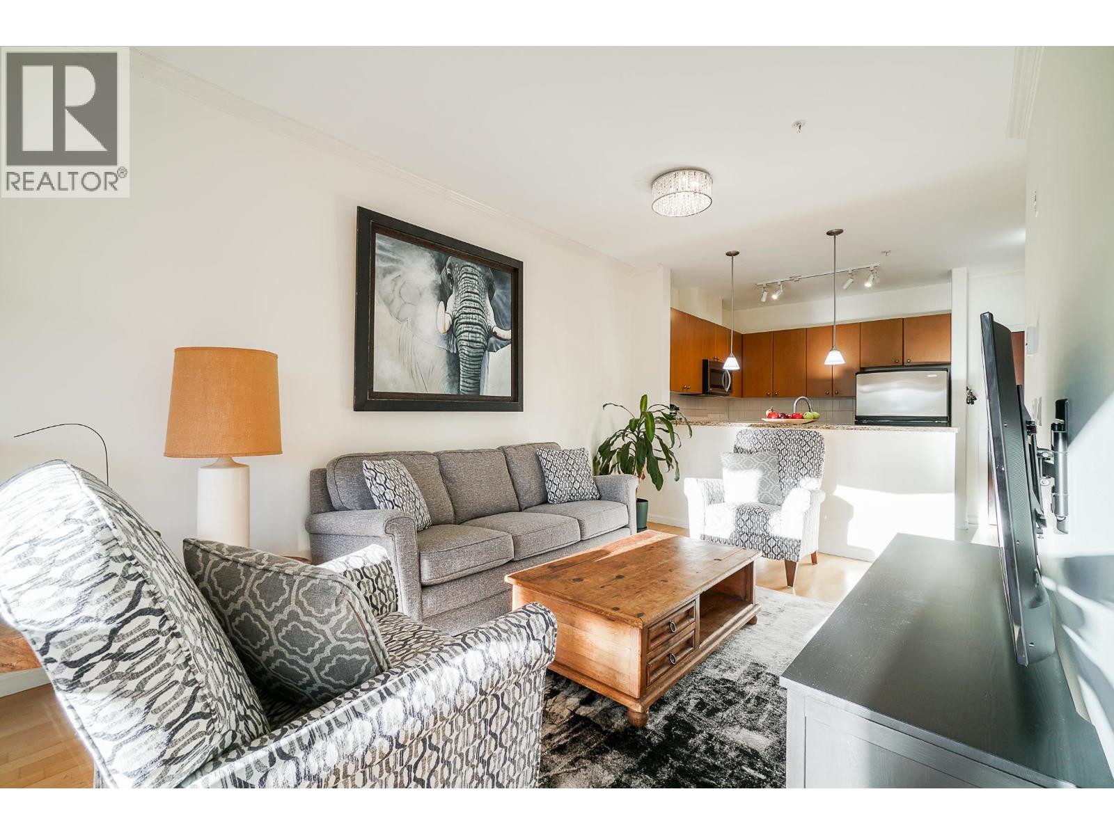 407 14 E ROYAL AVENUE, New Westminster