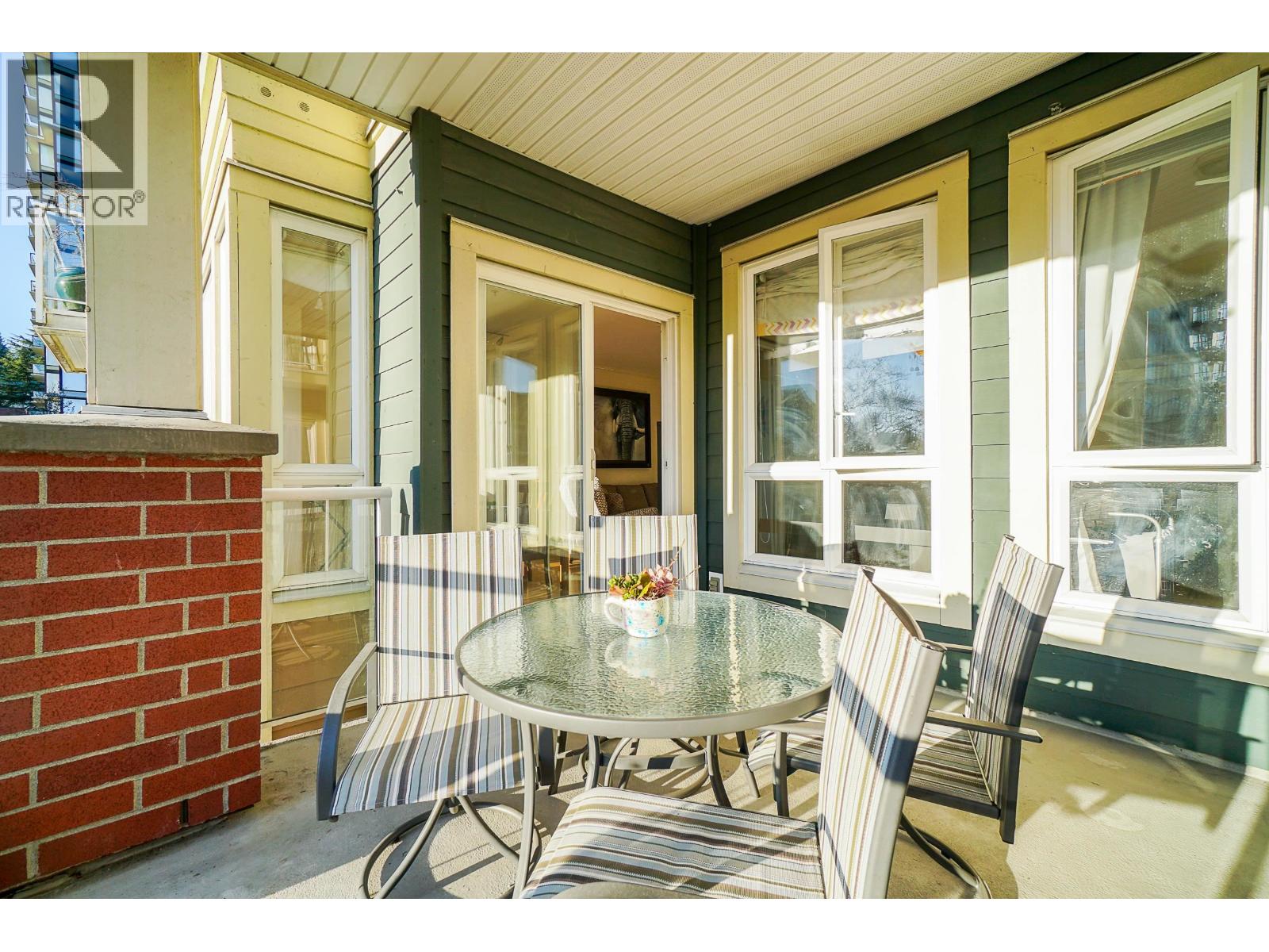 407 14 E ROYAL AVENUE, New Westminster