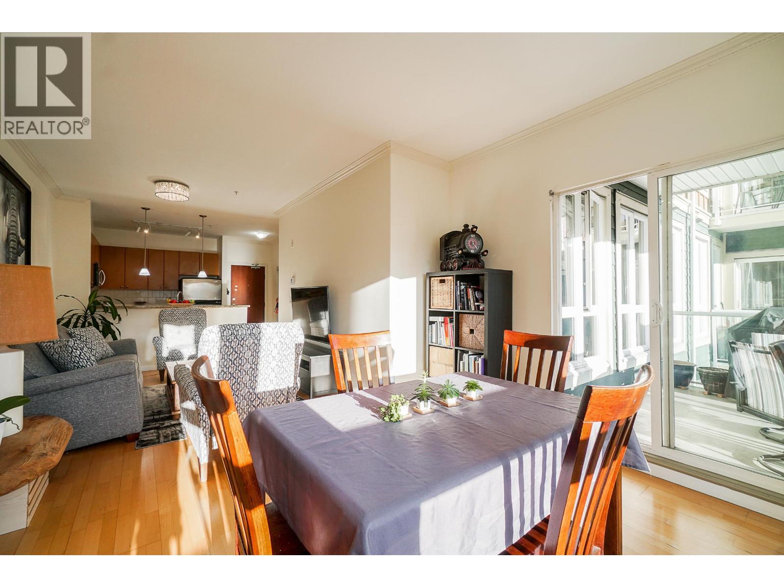 407 14 E ROYAL AVENUE, New Westminster