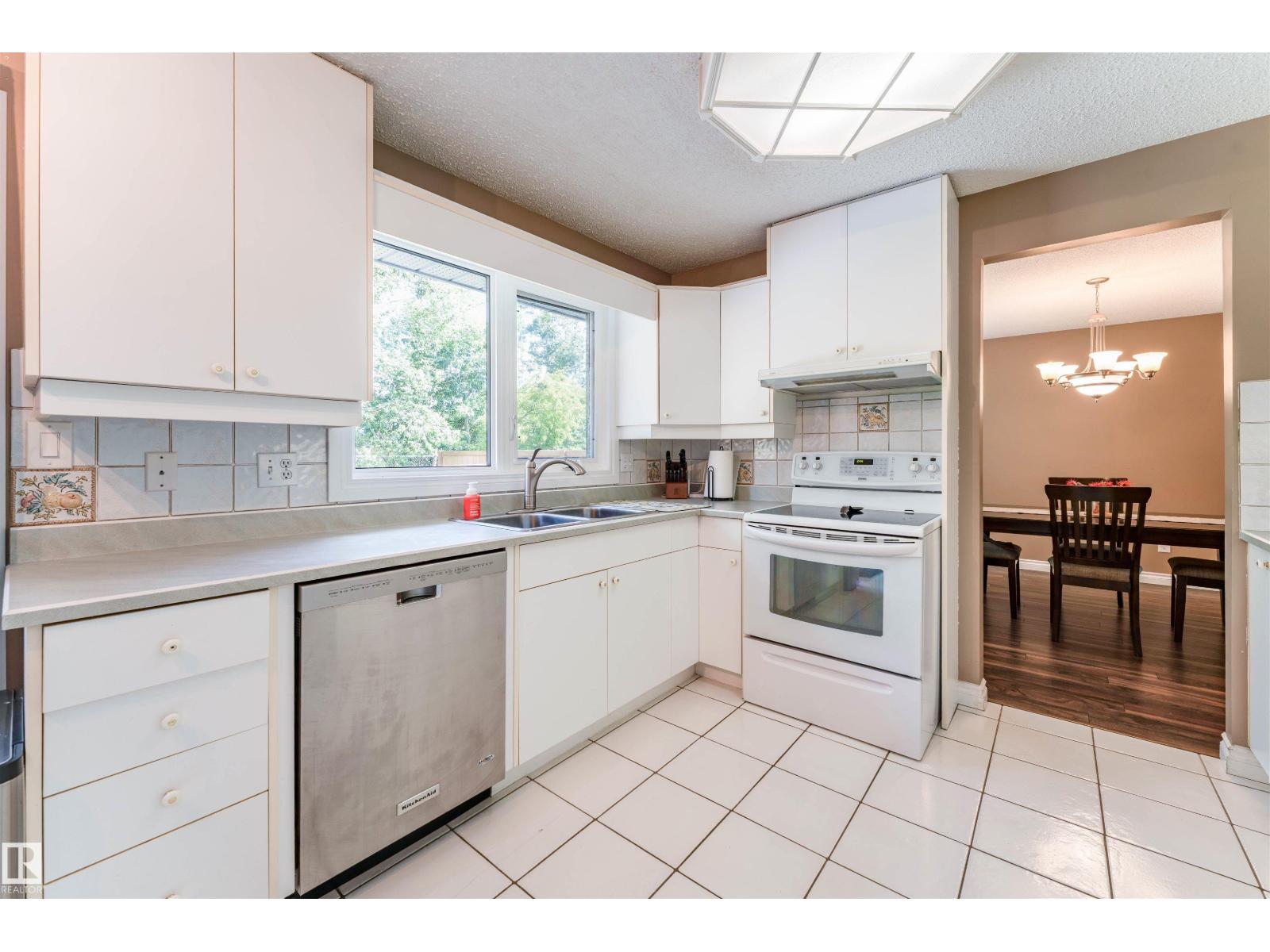 190 GARIEPY CR NW - Image 10