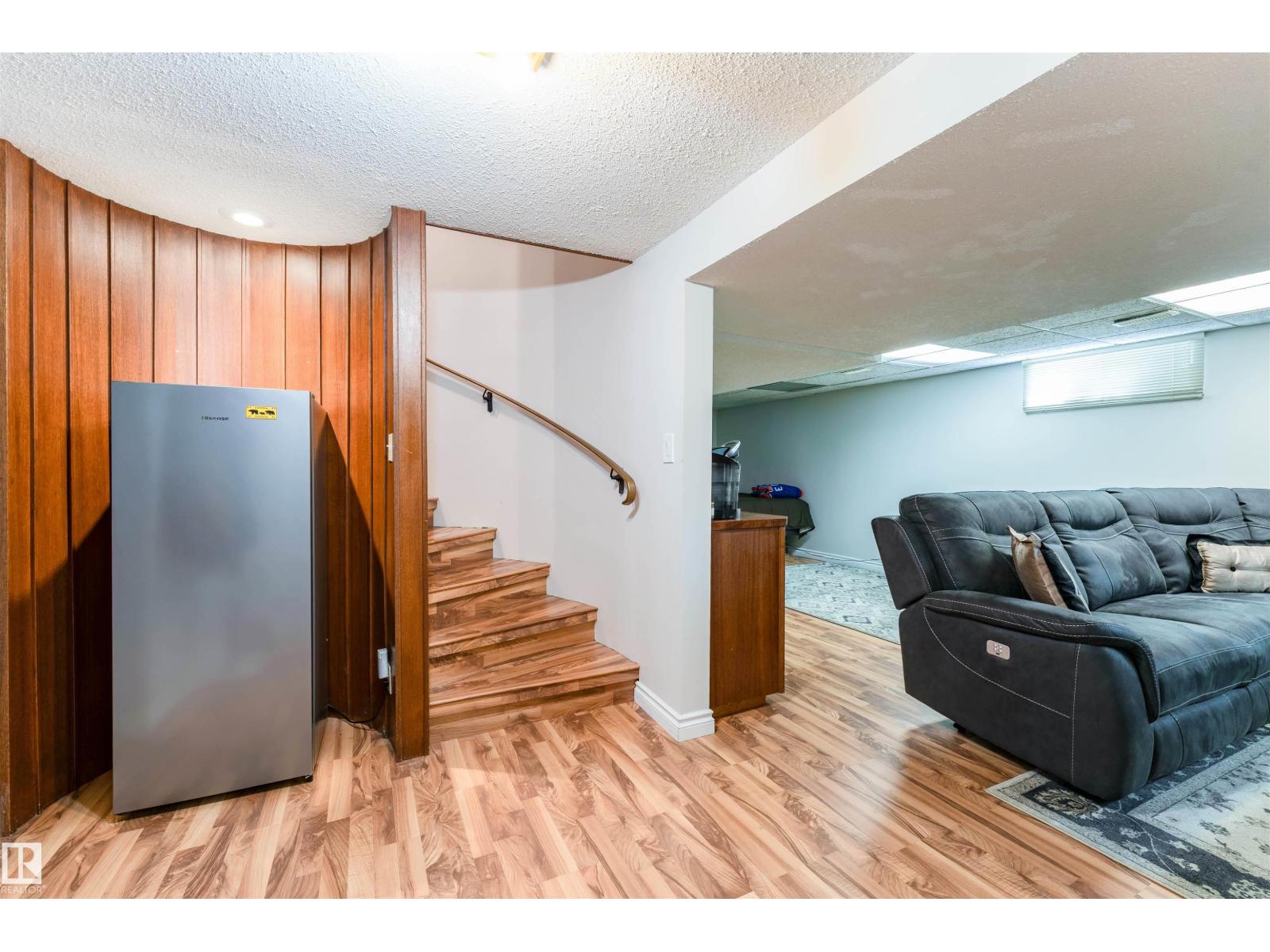 190 GARIEPY CR NW - Image 44