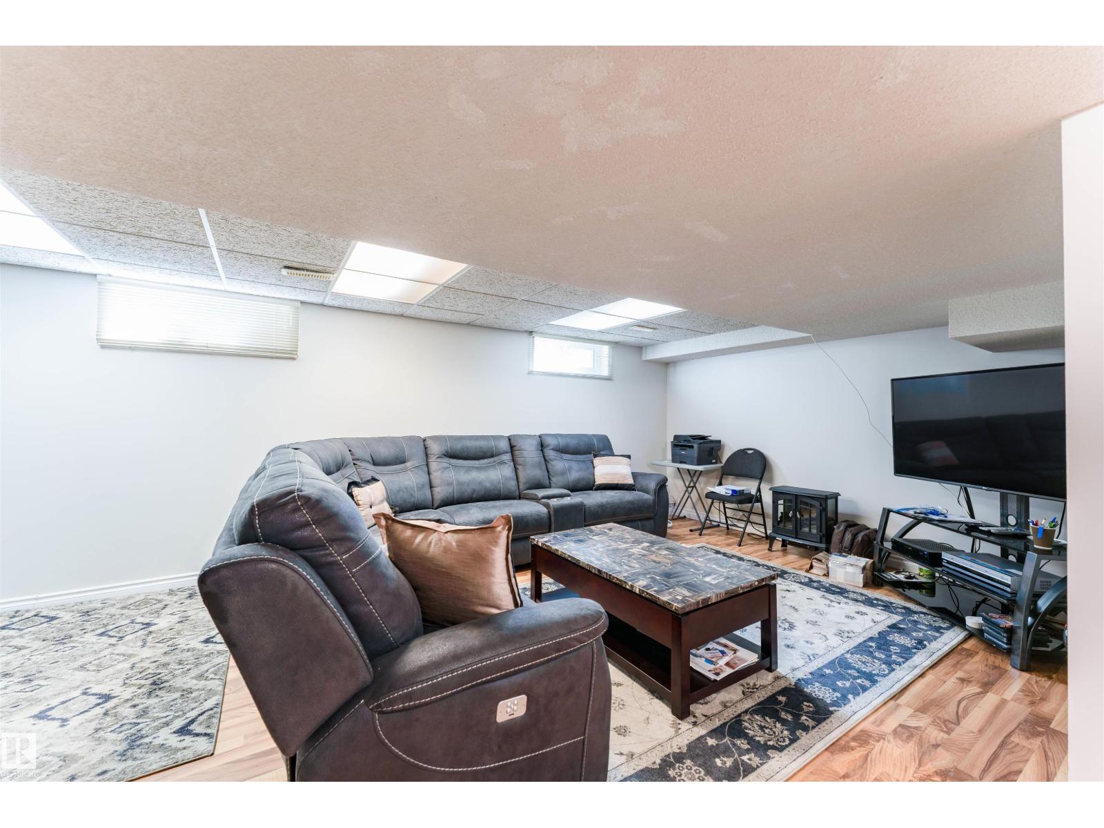 190 GARIEPY CR NW - Image 45