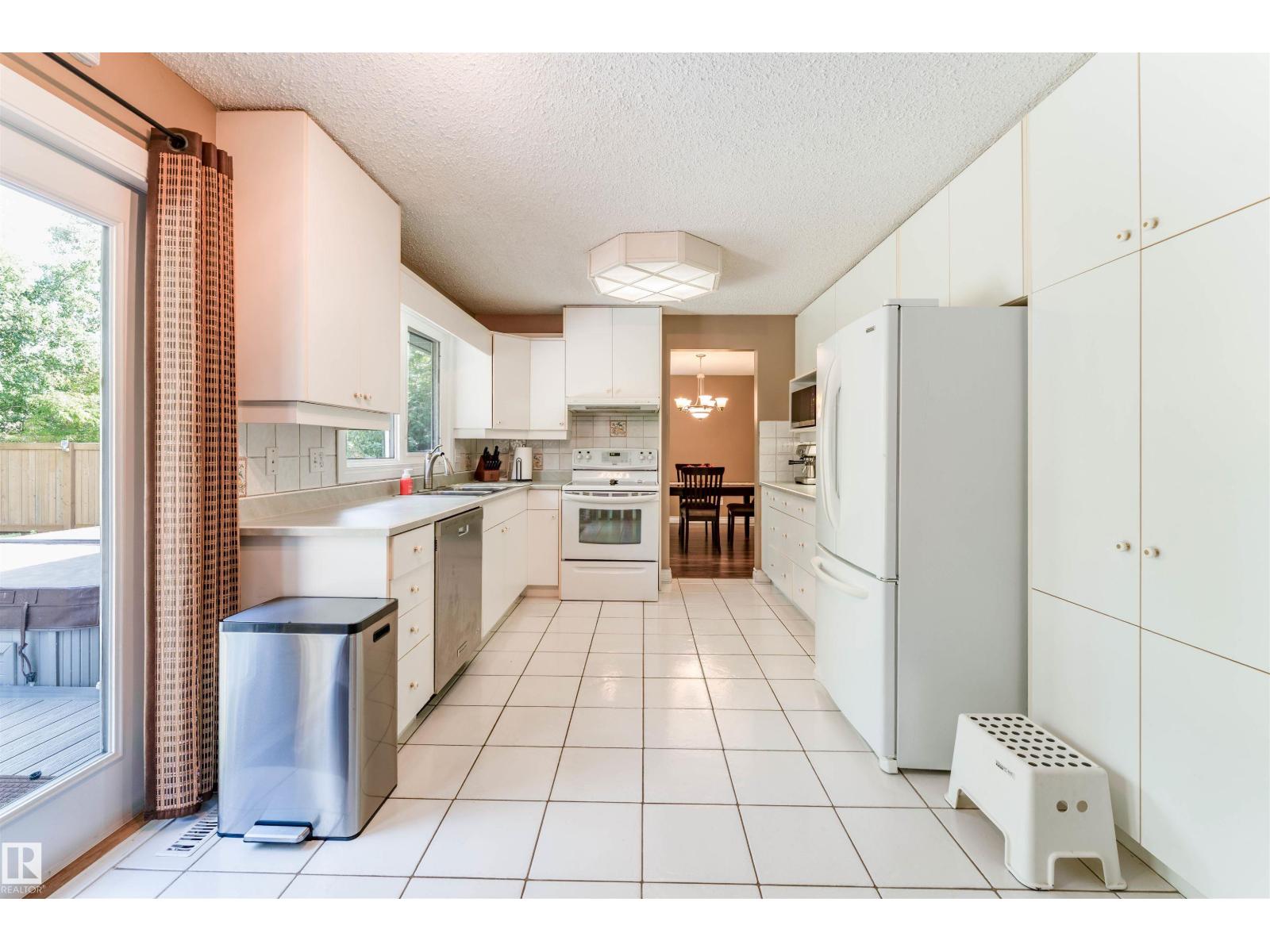 190 GARIEPY CR NW - Image 8