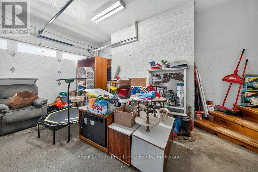 17 WEST PARK LANE/ 32 TALL PINE ROAD - 30