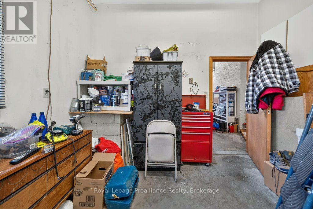 17 WEST PARK LANE/ 32 TALL PINE ROAD - 31