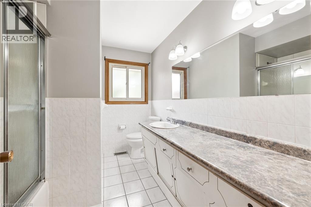 6 ROBROY Court - 27