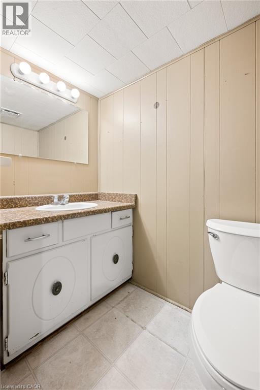 6 ROBROY Court - 34