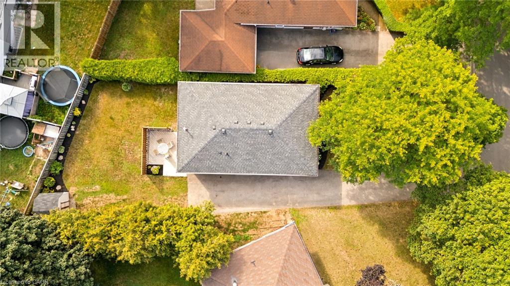 6 ROBROY Court - 48