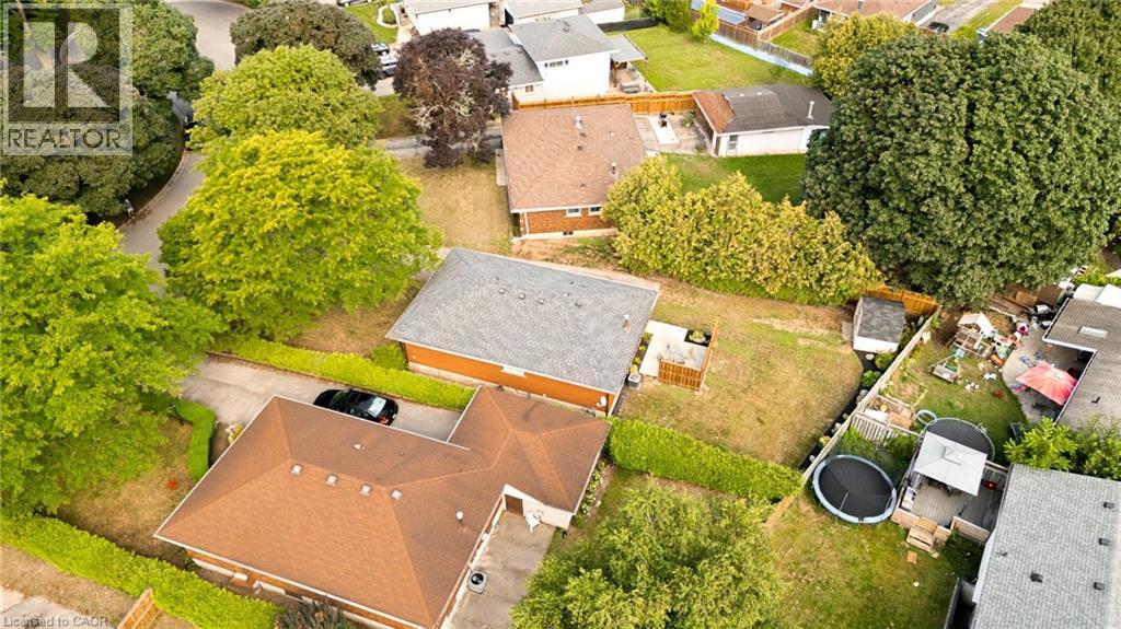 6 ROBROY Court - 50