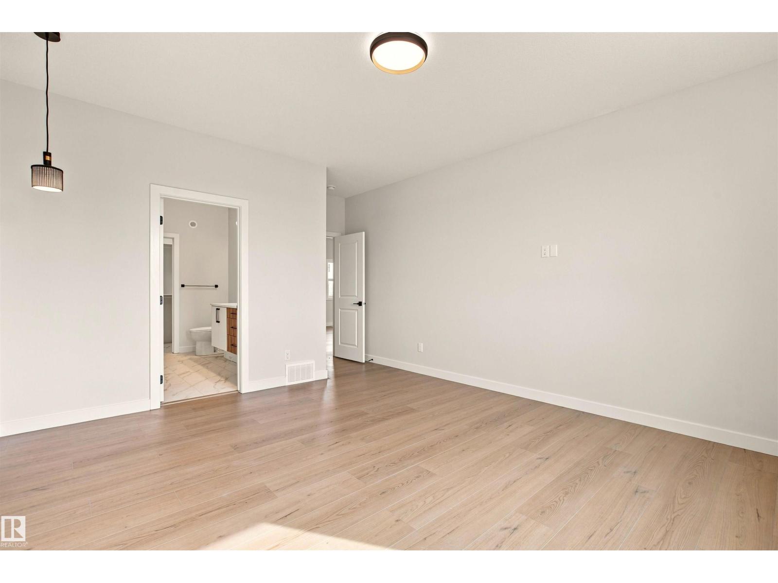 10458 104 ST - 23