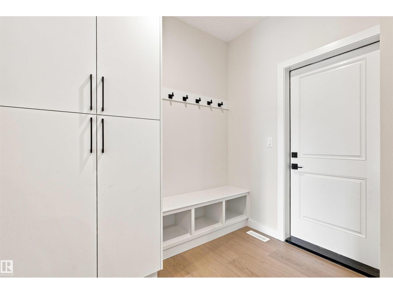 10458 104 ST - Image 34