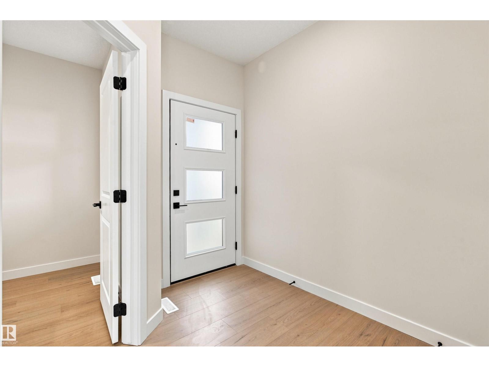 10458 104 ST - Image 4