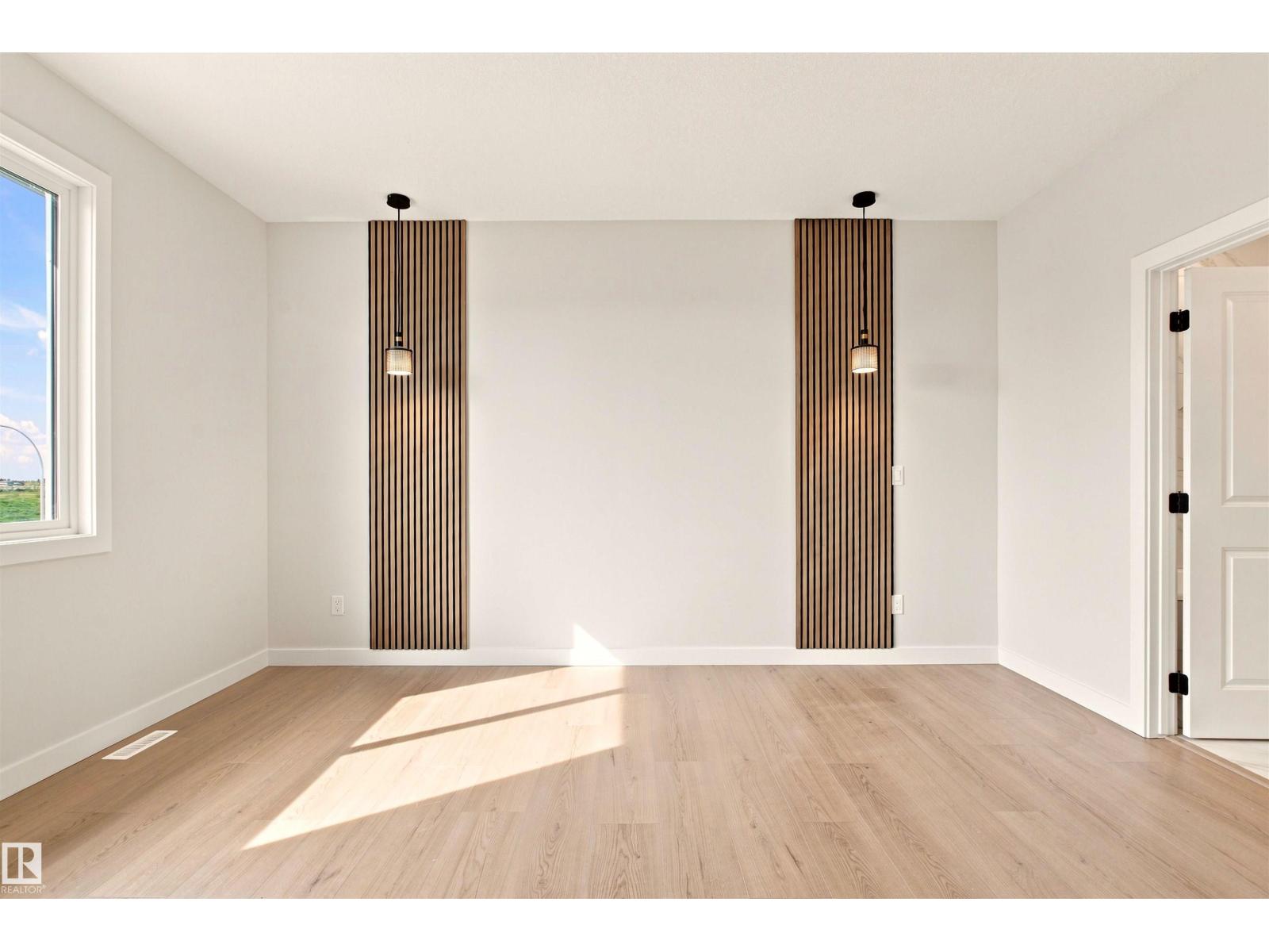 10458 104 ST - 20