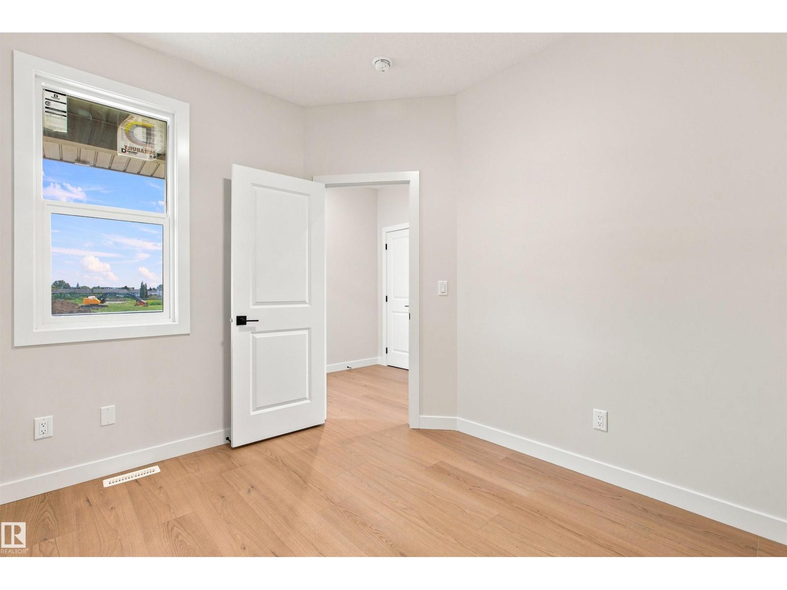 10458 104 ST - Image 6