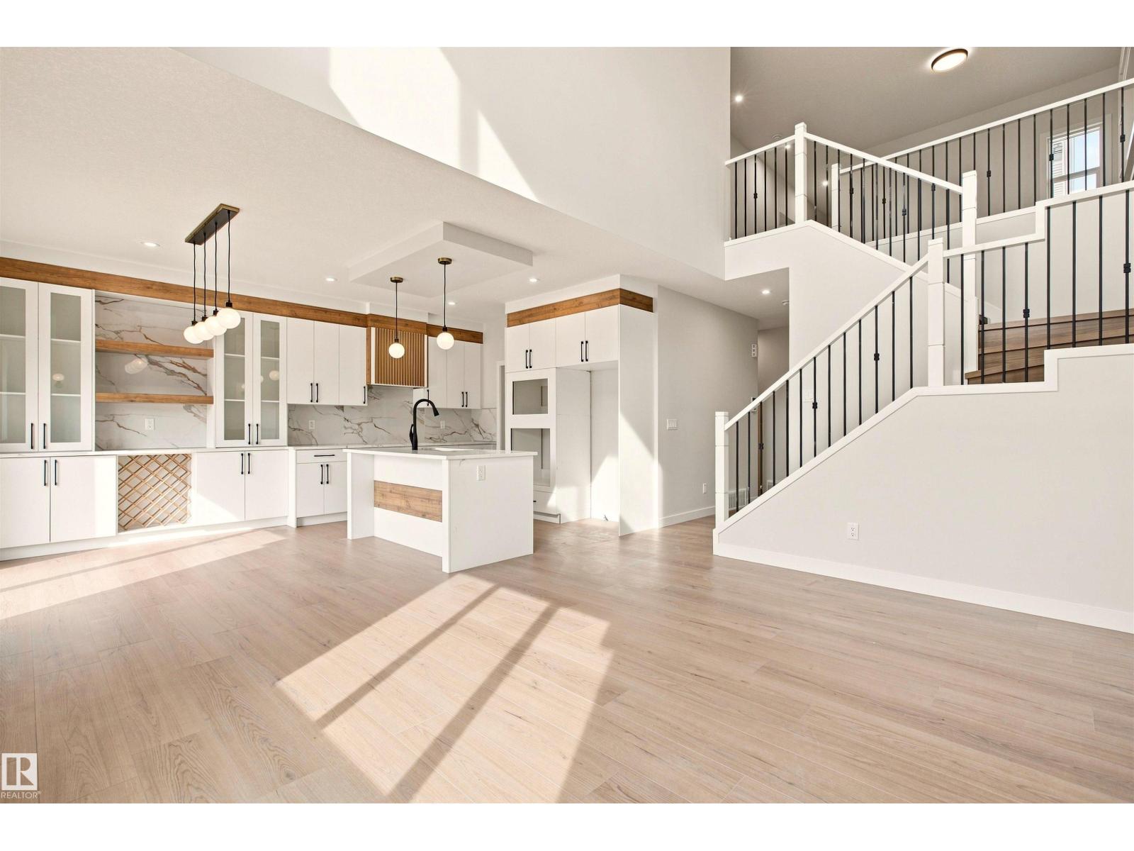10458 104 ST - Image 9