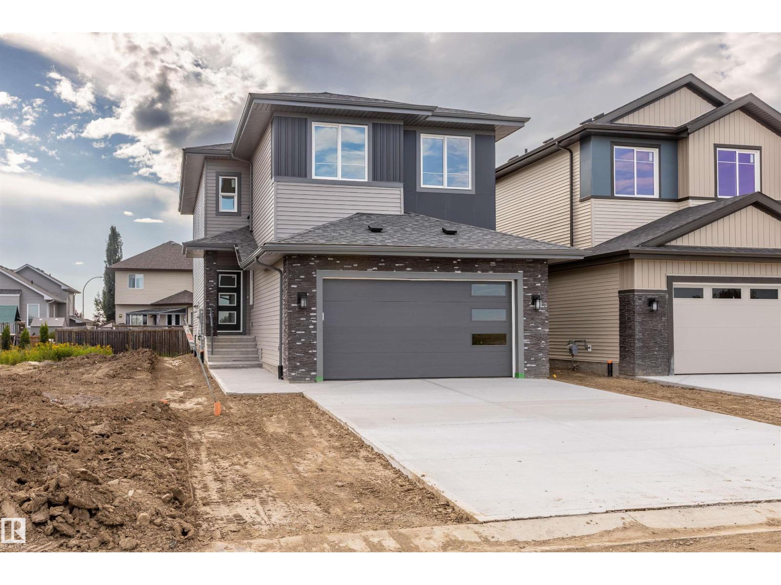 10458 104 ST - 1