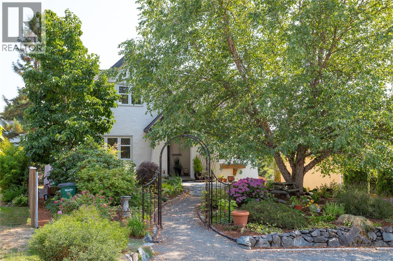 2825 Austin Ave - 4