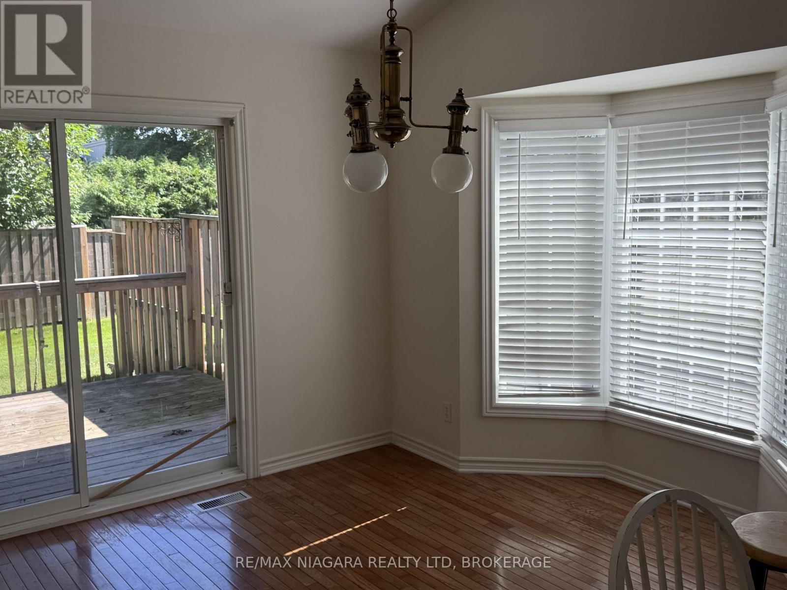 #19 3516 MAIN STREET - Image 9