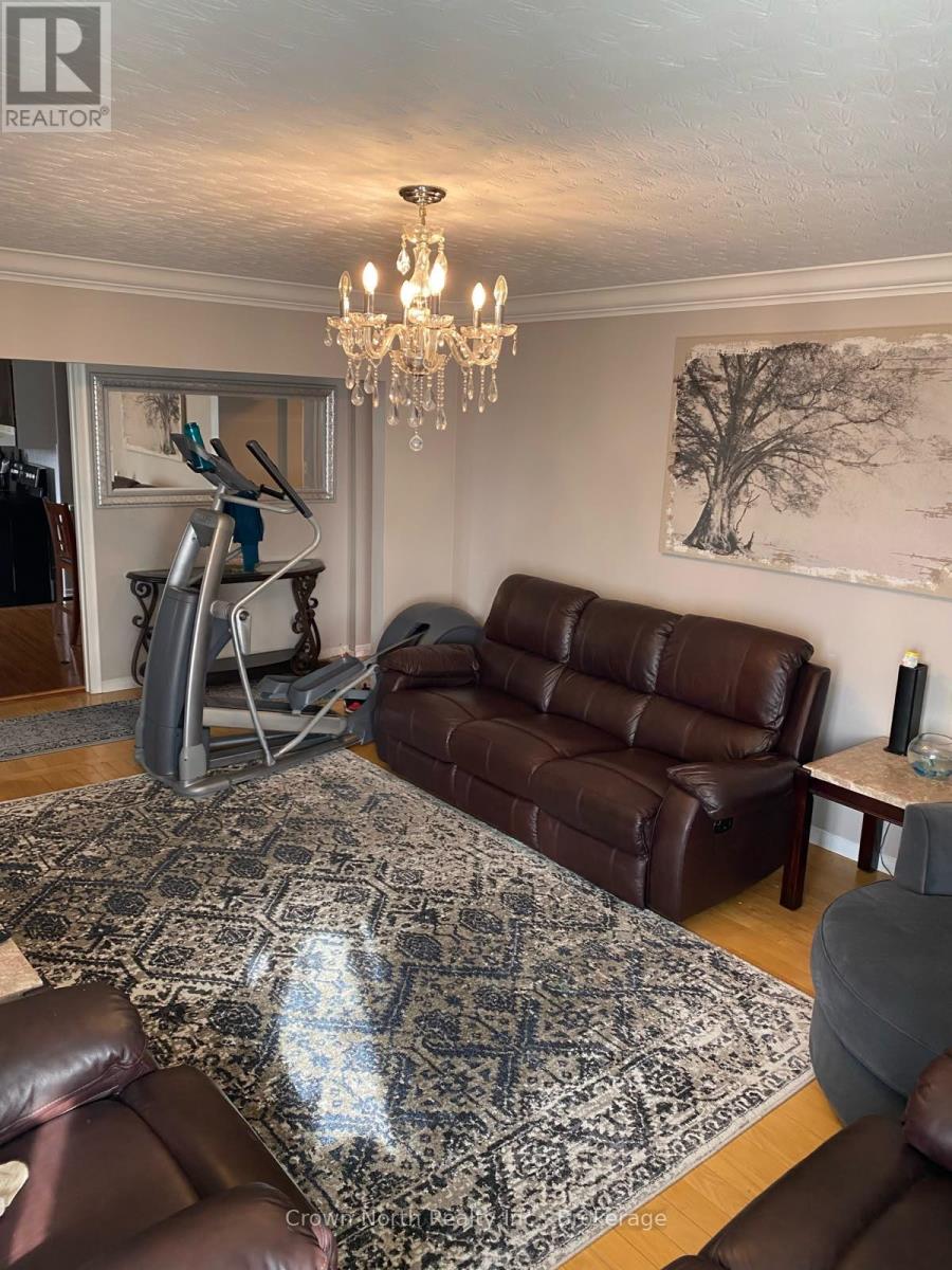 606 HOSKIN AVENUE - 17