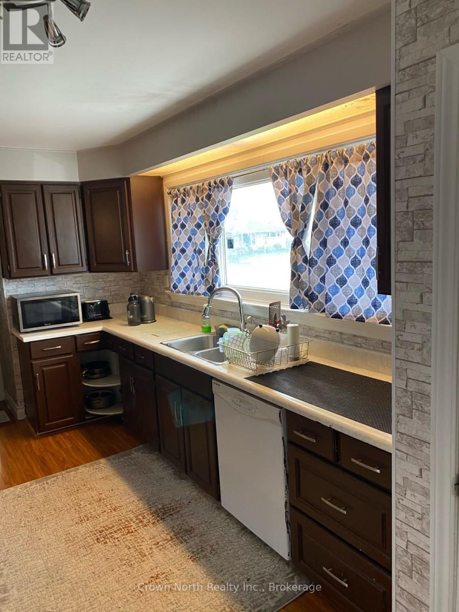 606 HOSKIN AVENUE - 24