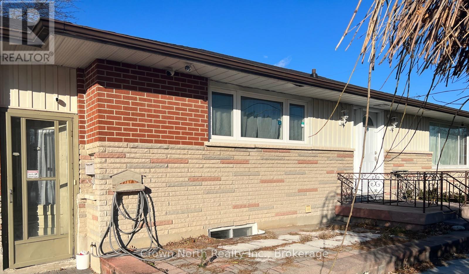 606 HOSKIN AVENUE - 40