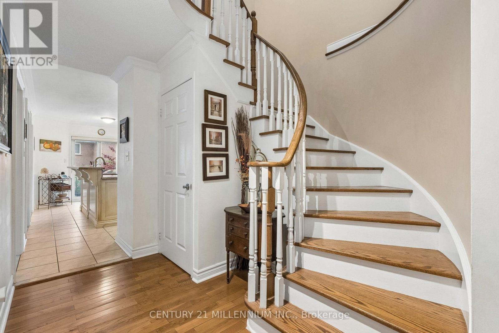 332 ST JOAN OF ARC AVENUE - 18