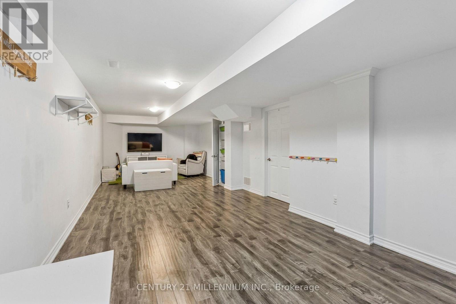 332 ST JOAN OF ARC AVENUE - 36