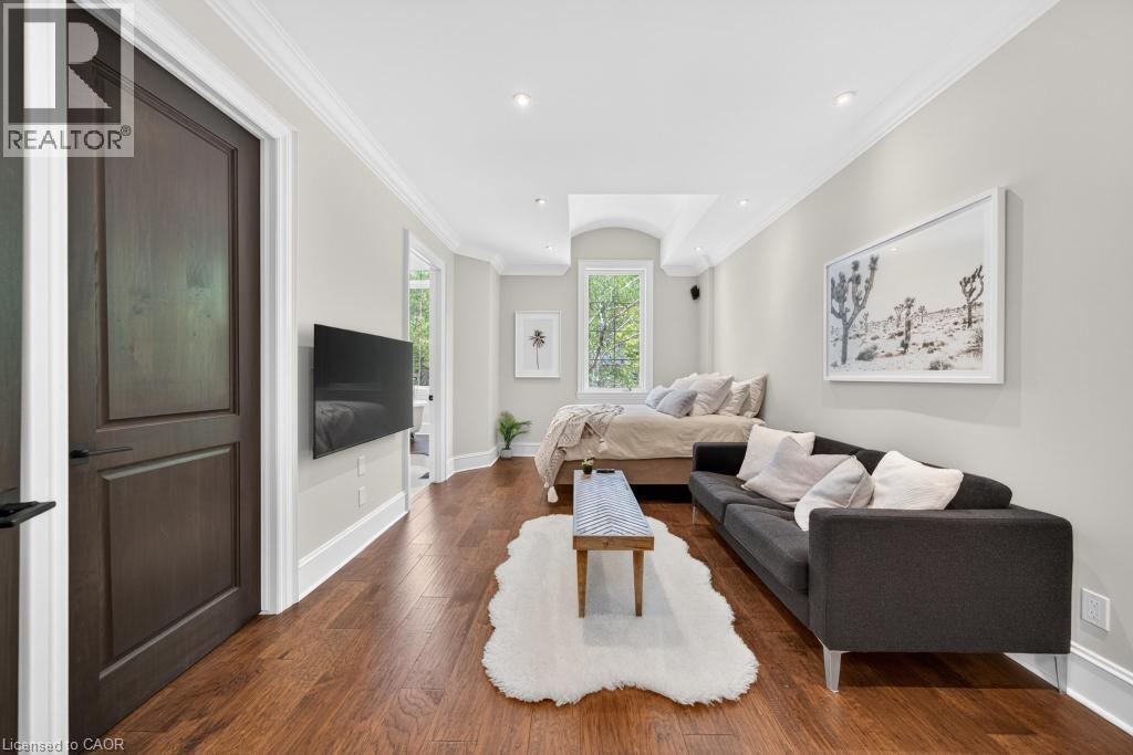64 RAVINA Crescent - Image 33