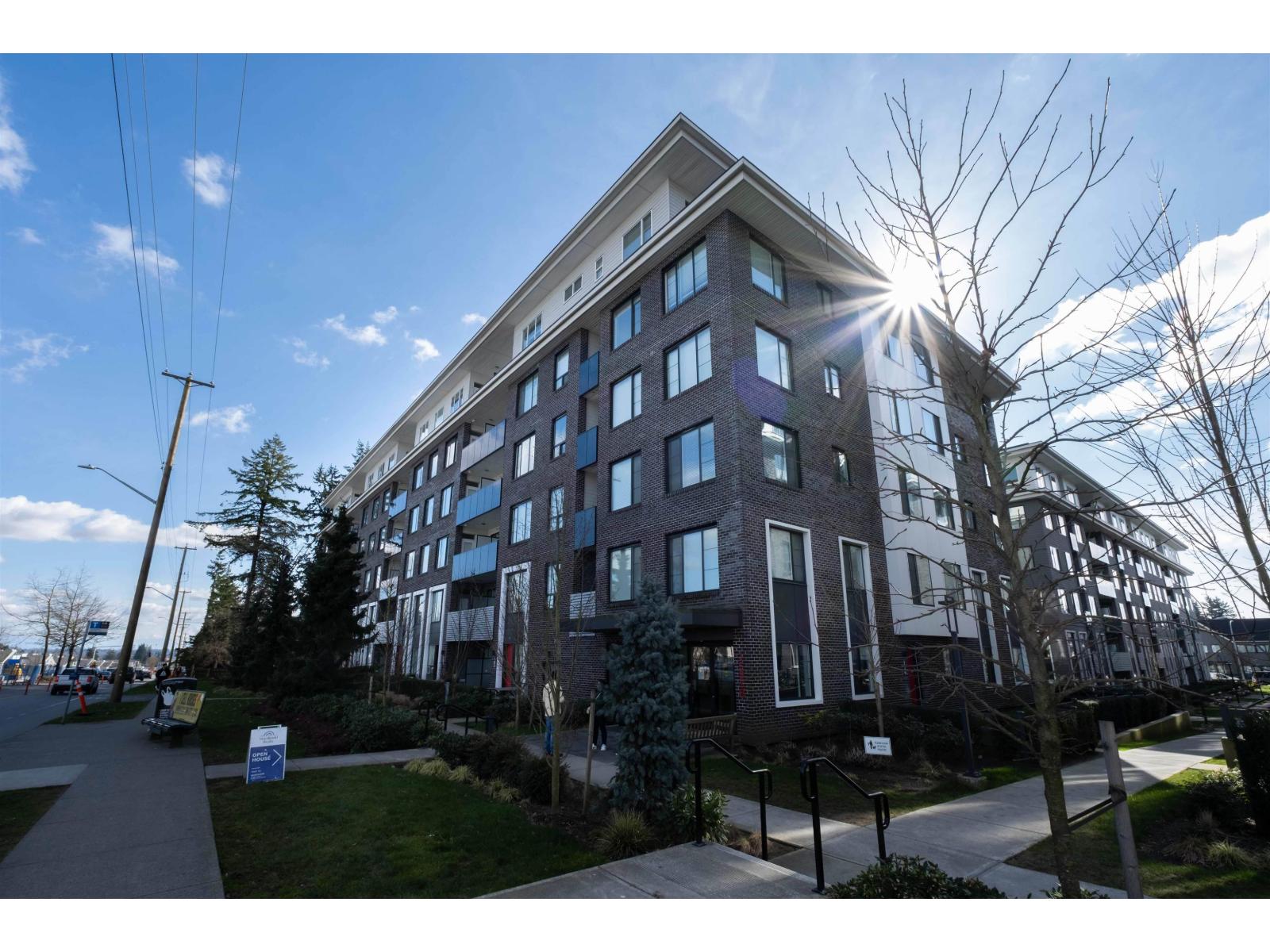 113 15858 FRASER HIGHWAY, Surrey
