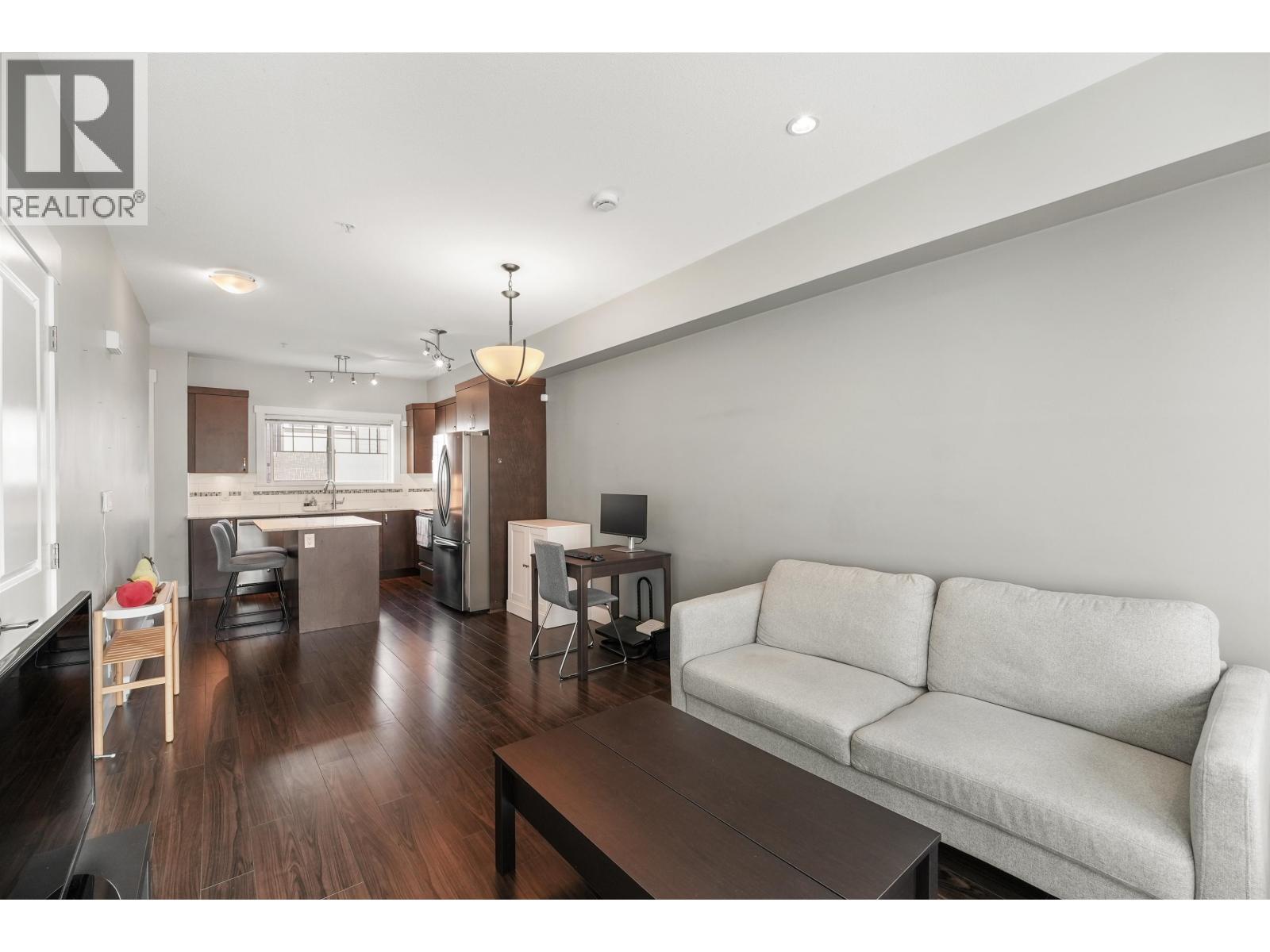 1 838 ROYAL AVENUE, New Westminster