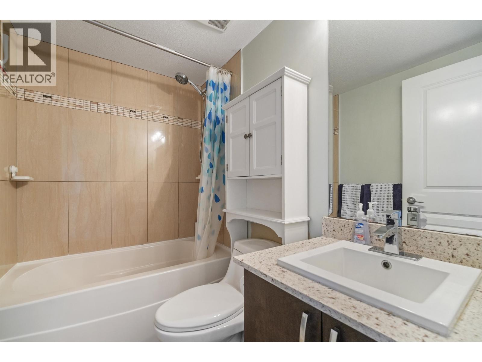 1 838 ROYAL AVENUE, New Westminster