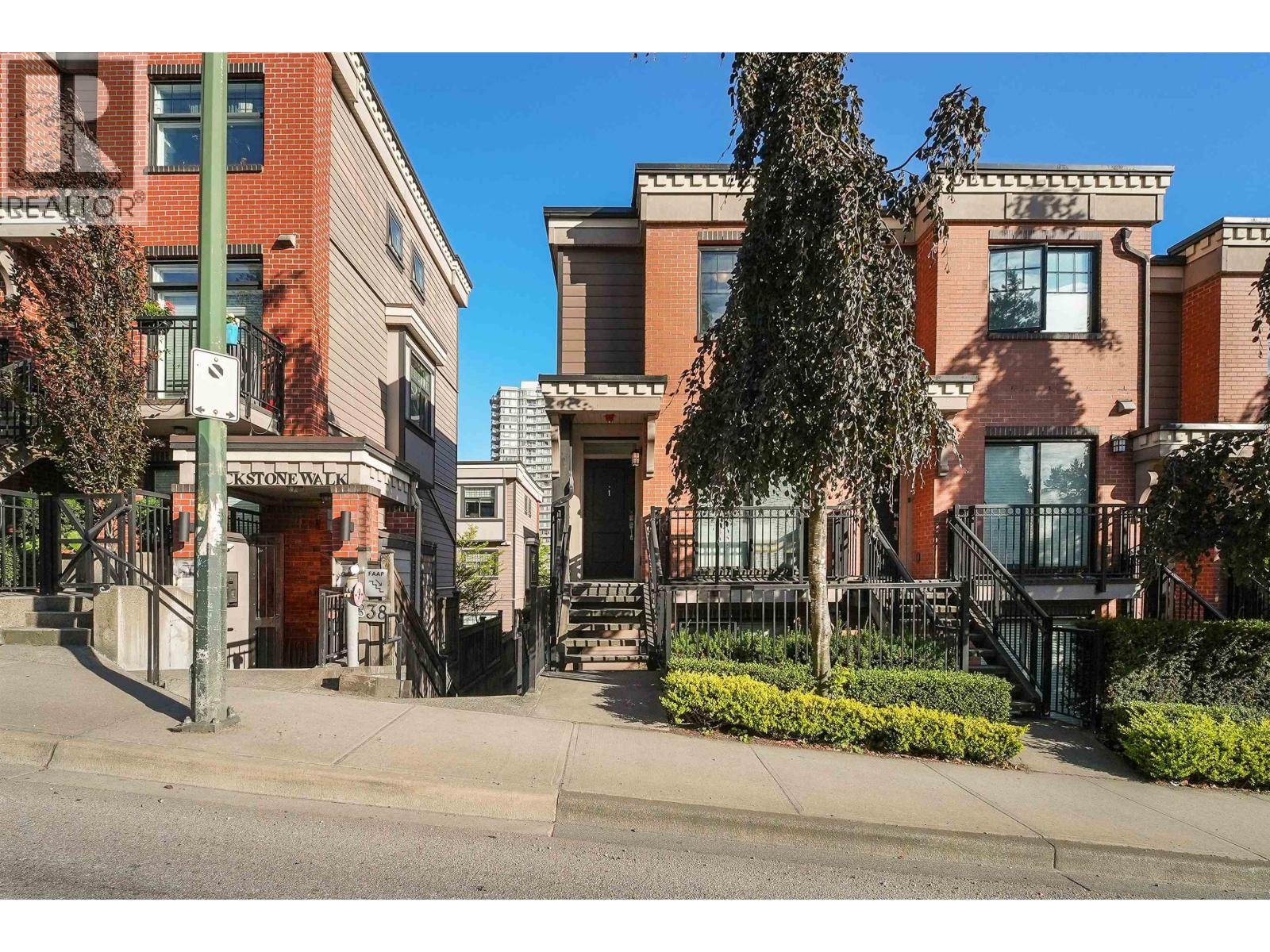 1 838 ROYAL AVENUE, New Westminster