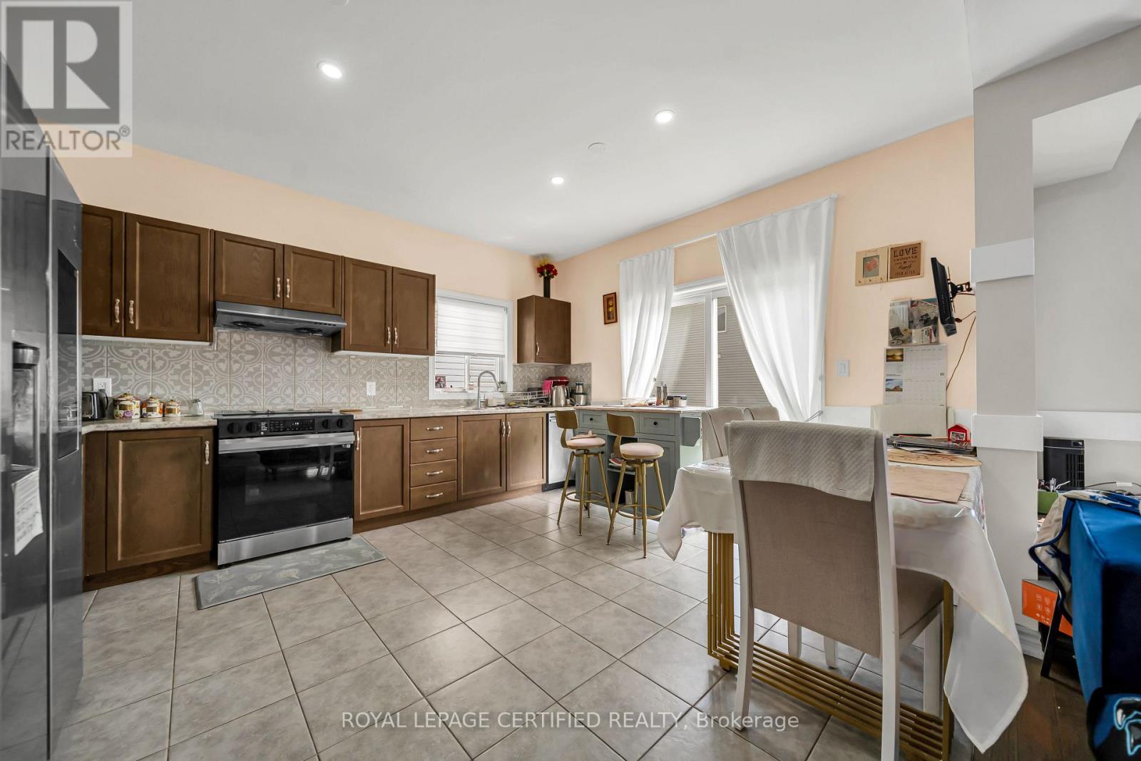 204 MCCABE AVENUE - 20
