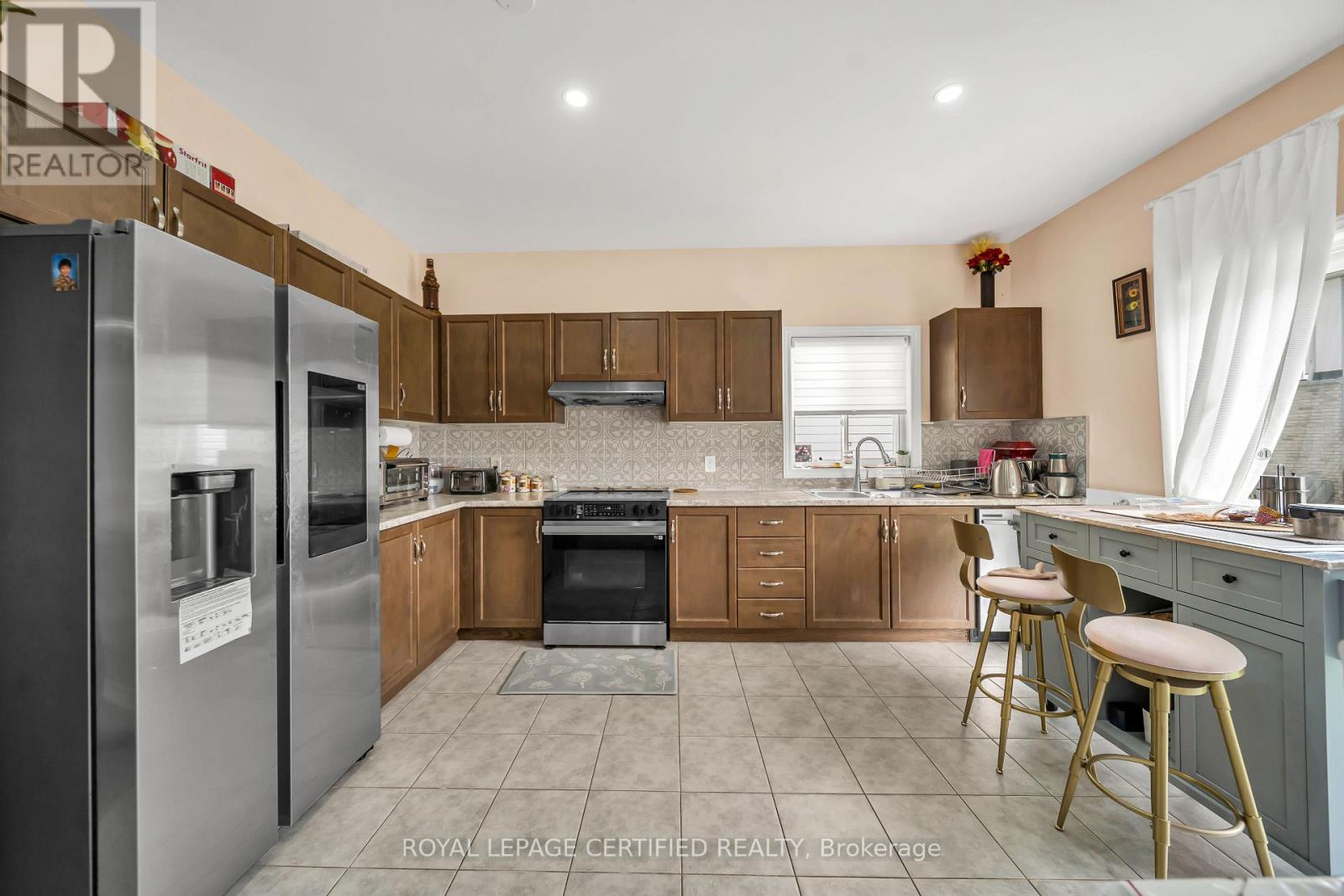 204 MCCABE AVENUE - 21