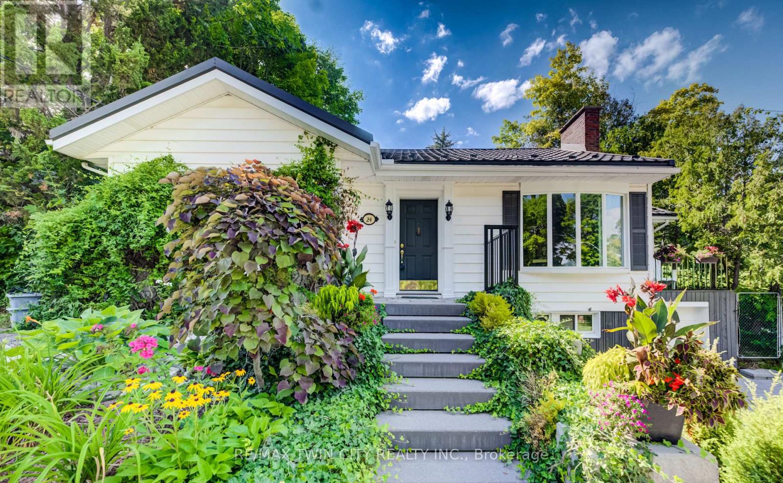 24 FOREST ROAD — photo 3