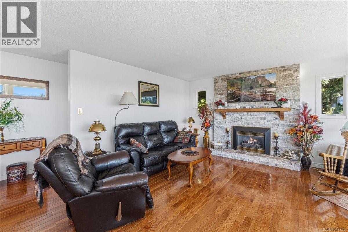 422 Battie Dr, Ladysmith