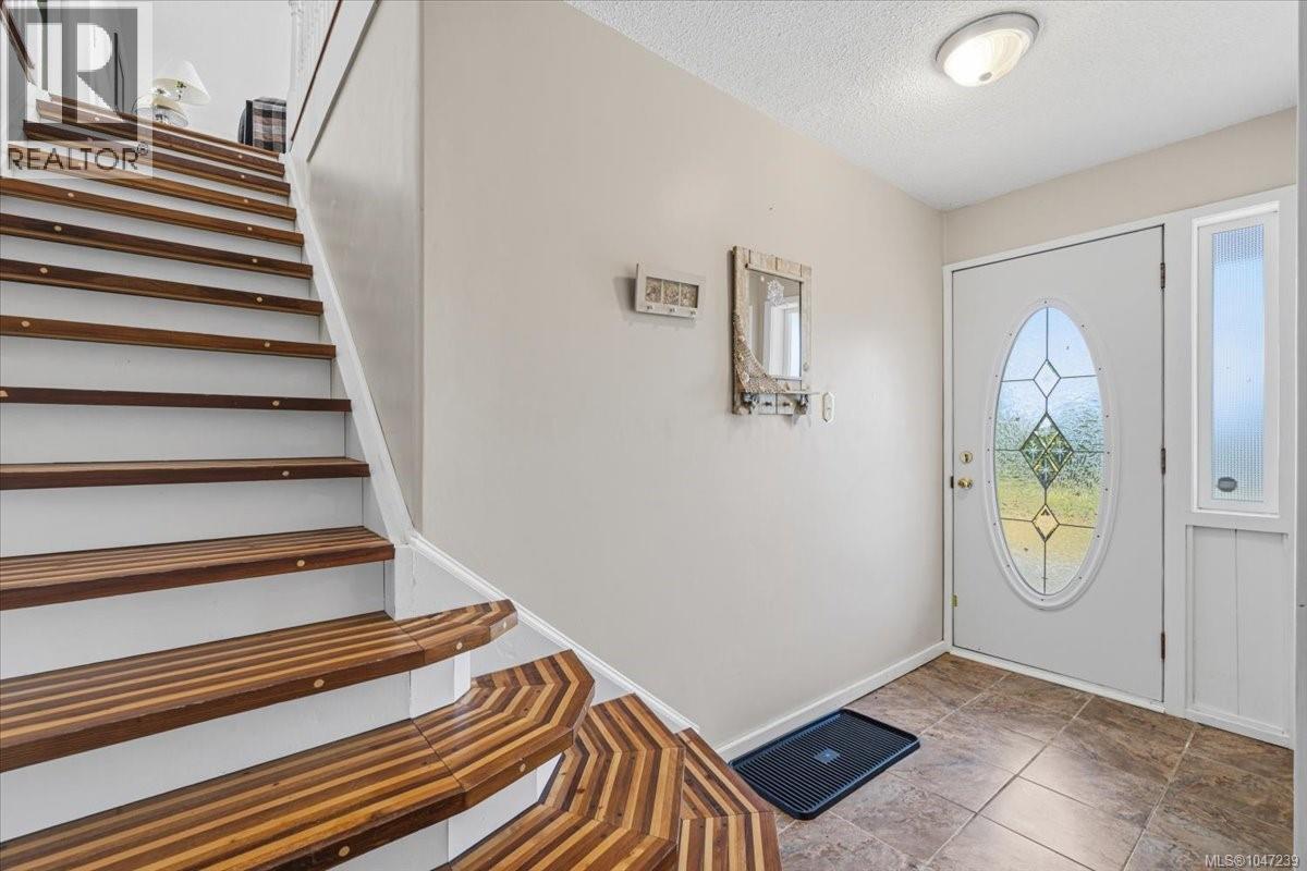422 Battie Dr, Ladysmith