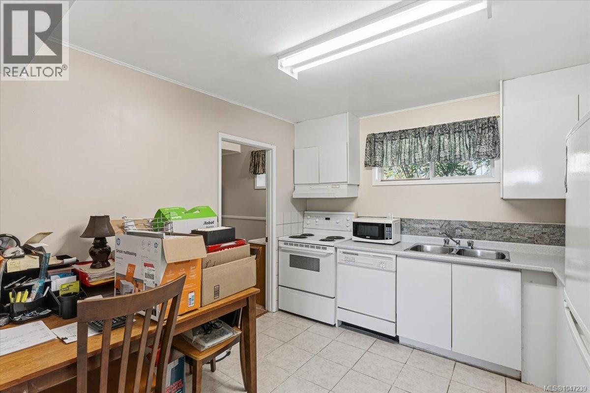 422 Battie Dr, Ladysmith