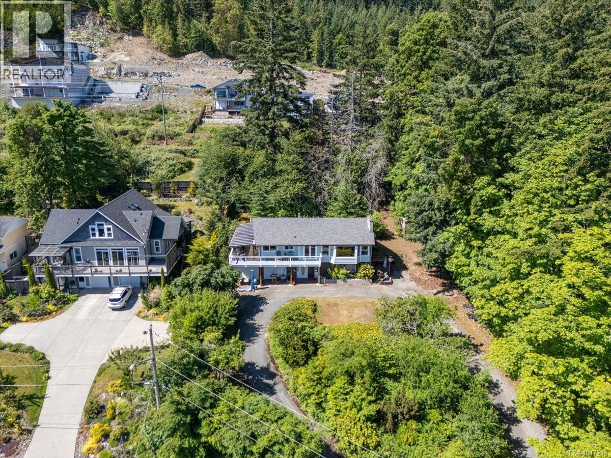 422 Battie Dr, Ladysmith