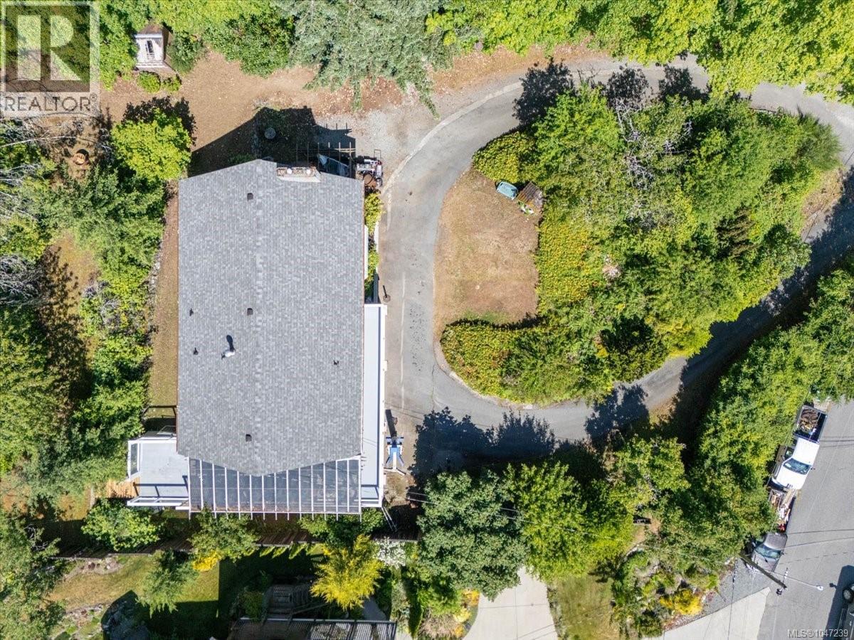 422 Battie Dr, Ladysmith